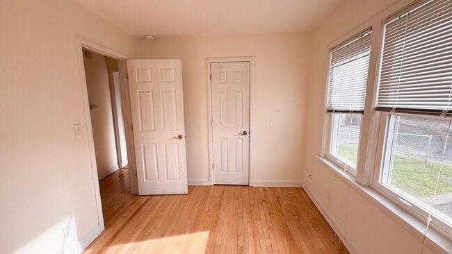 Building Photo - 120 Garden St