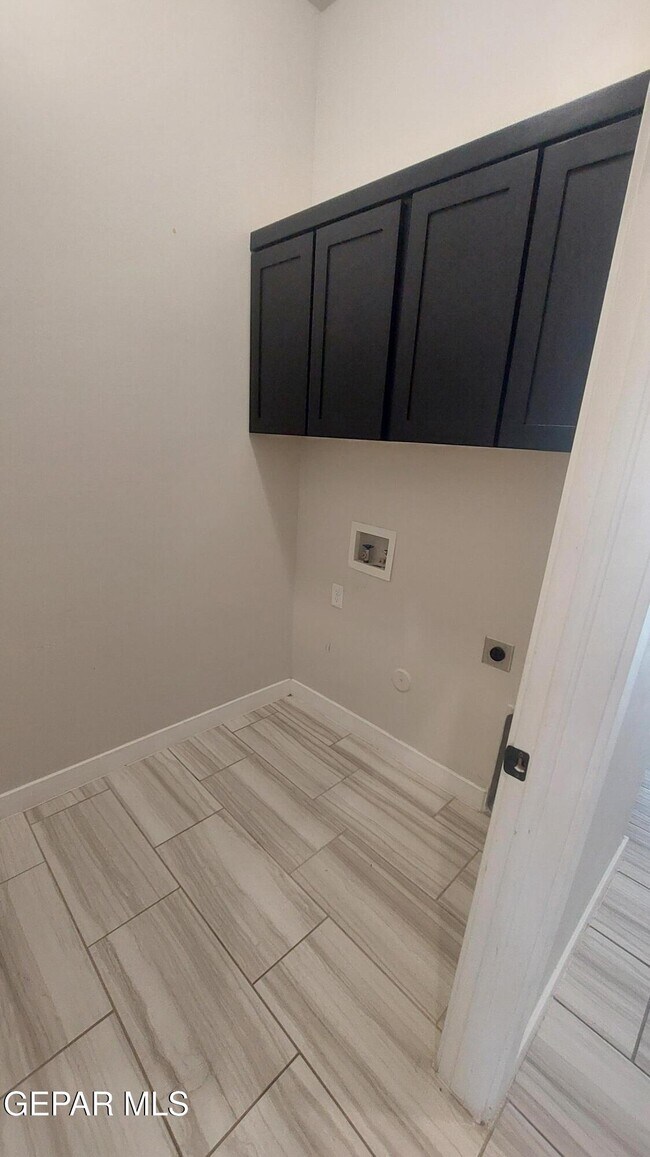 Building Photo - 12349 Desert Wolf Ave
