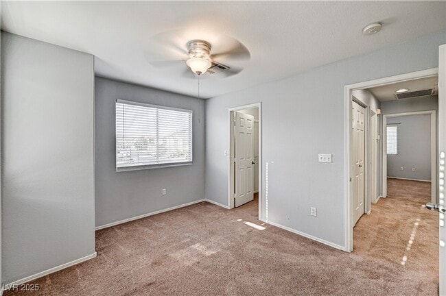 Building Photo - 10425 MIHELA Ave