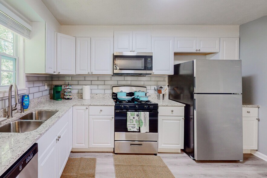 Building Photo - 1963 Overton Trl