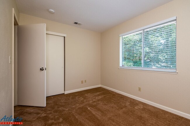 Building Photo - 1541 Shumaker Way