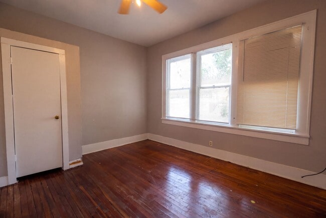 Building Photo - 628 Olive St
