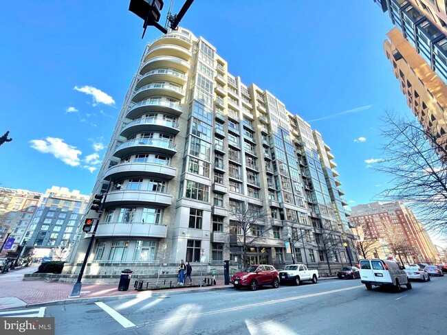 Building Photo - 811 4th St NW