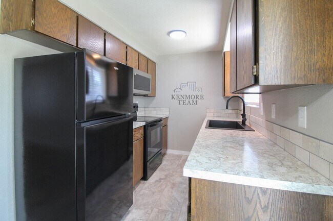 Building Photo - 1602 Swift Blvd