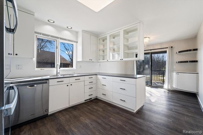 Building Photo - 1863 Wingate Rd