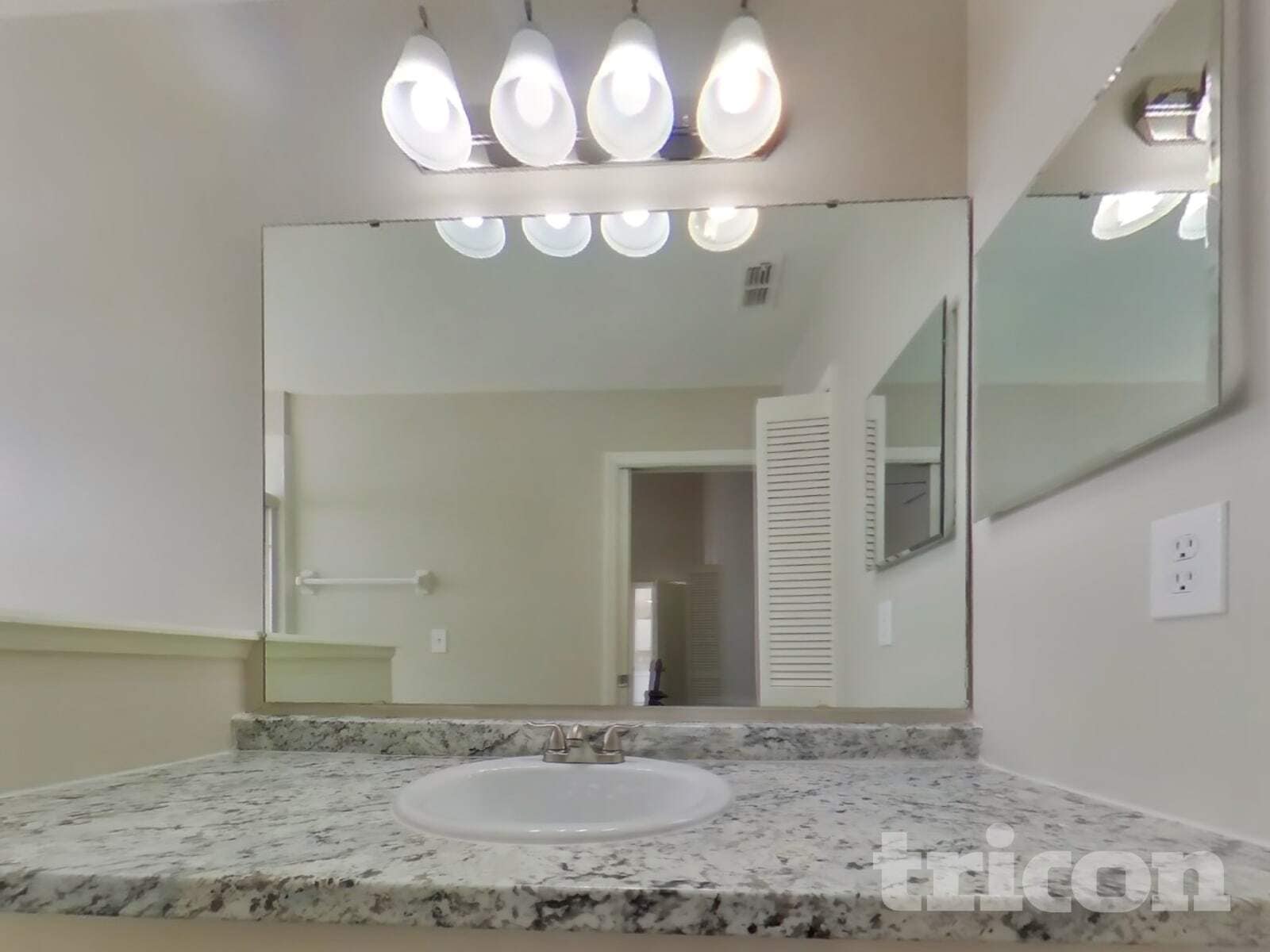 Building Photo - 1998 Grasmere Dr