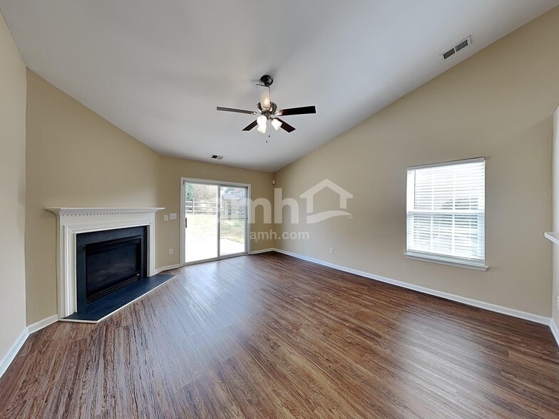 Building Photo - 116 Golden Valley Dr