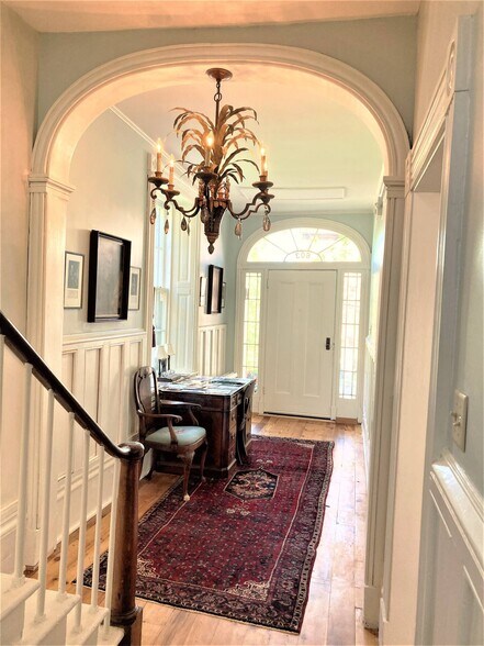 Front Hall Entrance - 603 S Bench St