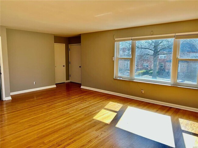 Building Photo - 7227-7229 Balson