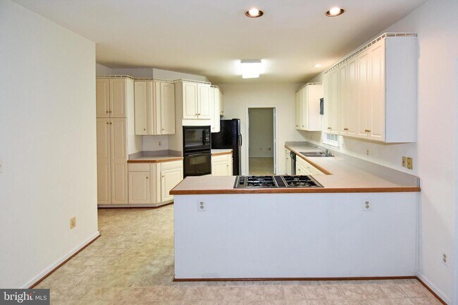 Building Photo - Elegant Brick Colonial on Quiet Cul-de-Sac...