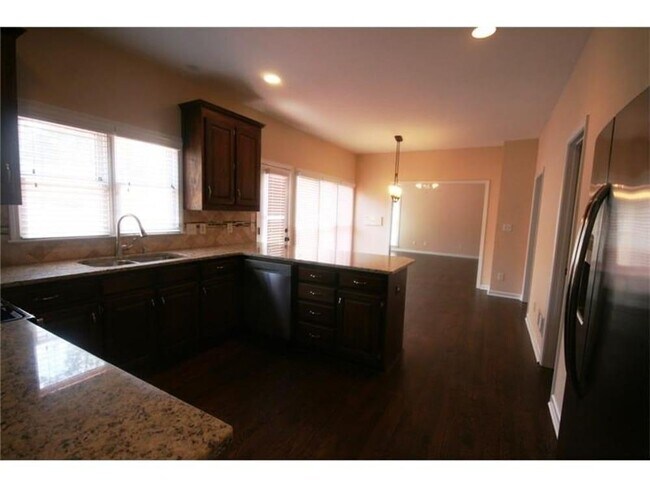 Building Photo - 5760 Dovnick Dr SW