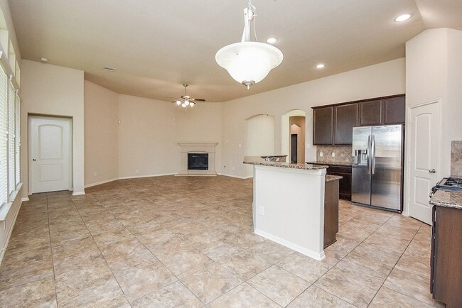 Building Photo - 4215 Mill Oak Dr