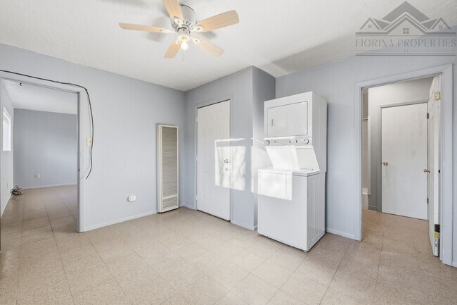 Building Photo - 1501 Pso De La Conquistadora