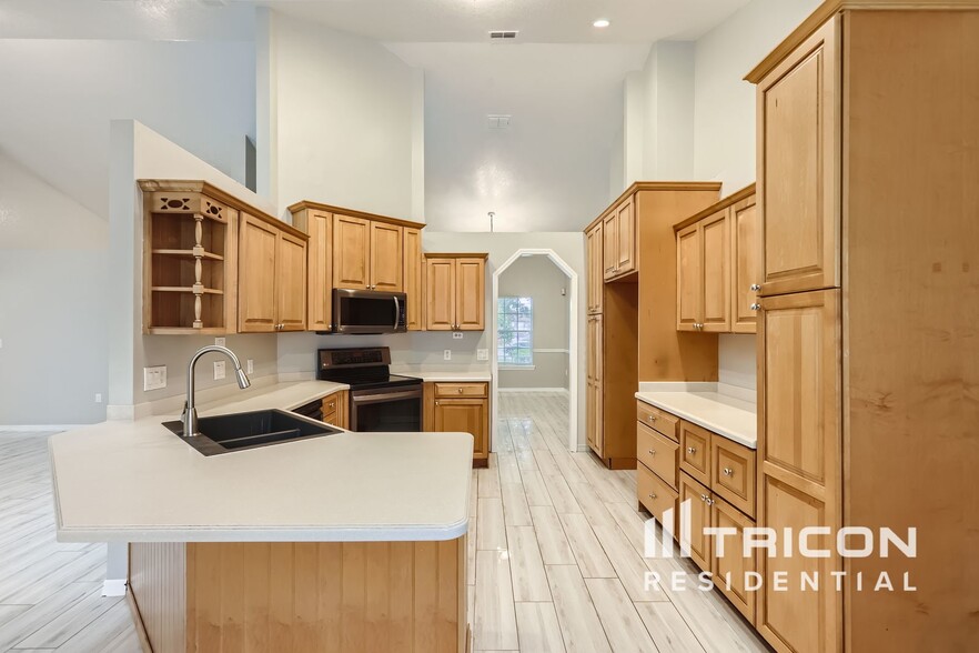 Building Photo - 5665 Olde Kings Ct