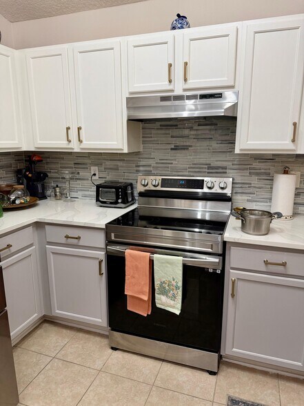 Building Photo - 575 Oakleaf Plantation Pky