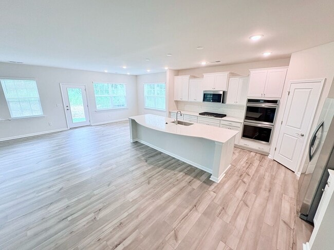 Building Photo - 137 Somerset Ln