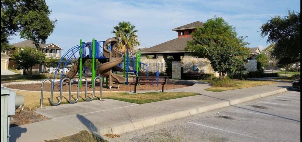 Building Photo - 8716 Wood Stork Dr