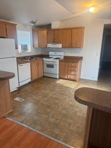 Primary Photo - 1634 E St