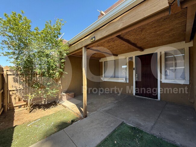 Building Photo - 3432 W El Caminito Dr