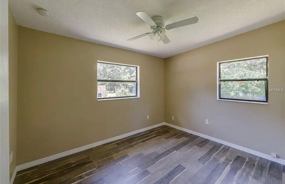 Building Photo - 5321 Grandview Dr