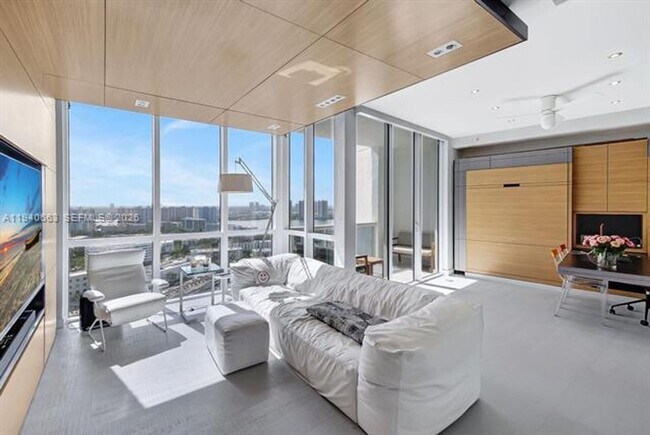 Building Photo - 18201 Collins Ave