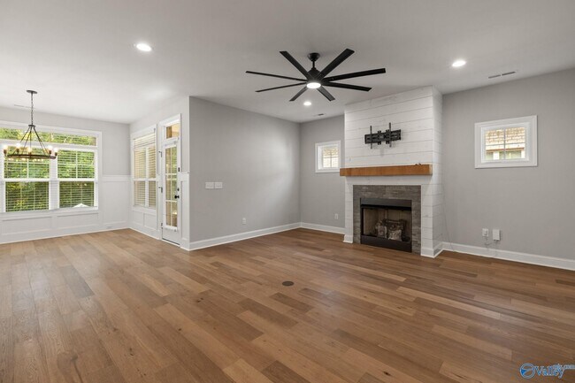 Building Photo - 26 Cobbs Cove Way SE