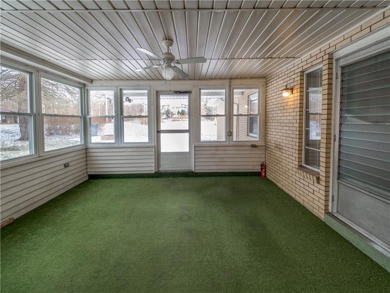 3 season room - 3350 Gibsonia Rd