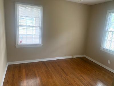 Building Photo - 210 Pinehill Dr