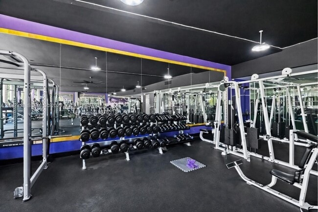 Building Photo - 1000 West Ave