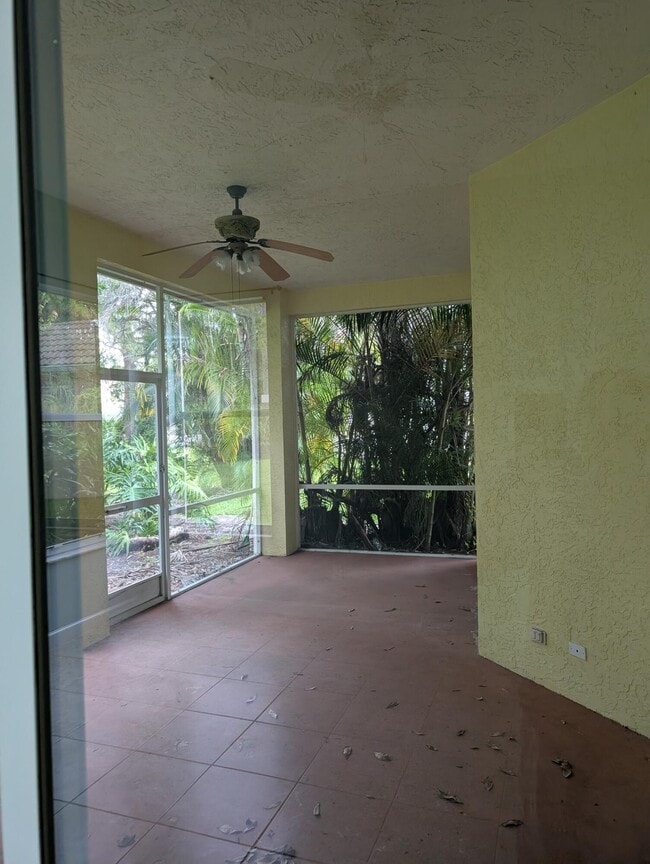 Building Photo - 708 SW St Vincent Cove