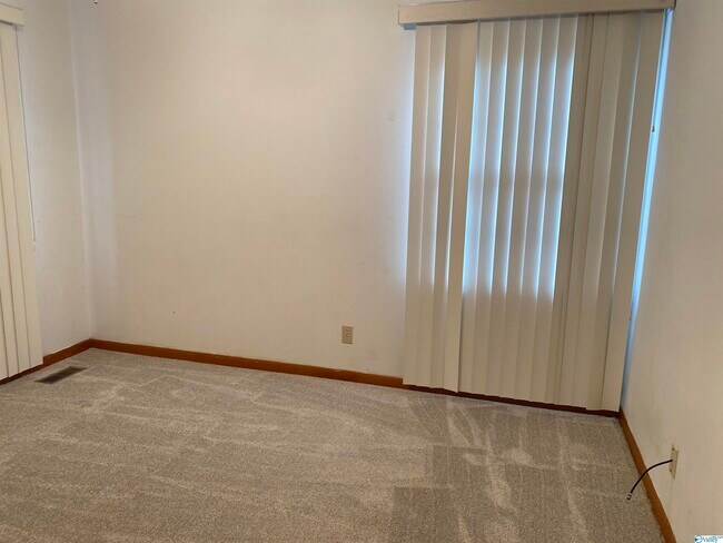 Building Photo - 4211 Tee Jay Dr NW