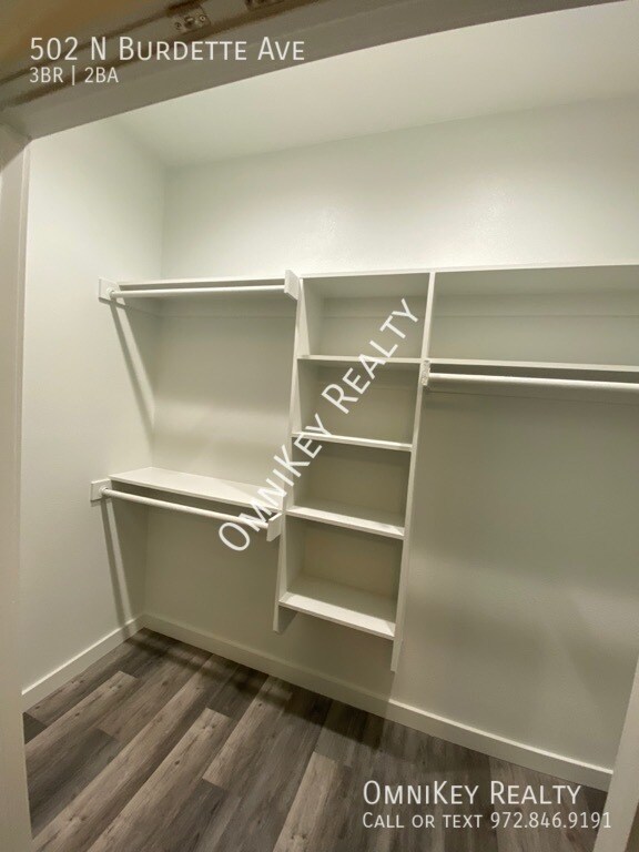 Building Photo - 502 N Burdette Ave