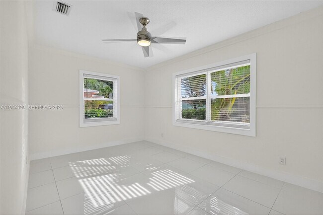 Building Photo - 465 NW 153rd St