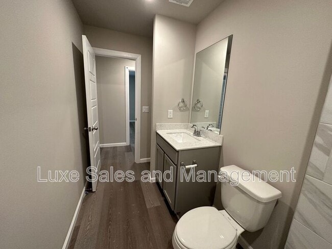 Building Photo - 10516 SW 41st Pl