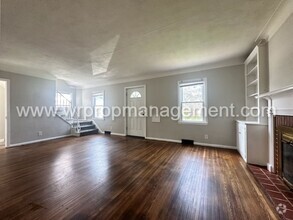 Building Photo - 3 Bed 1.5 Bath Home is West Toledo