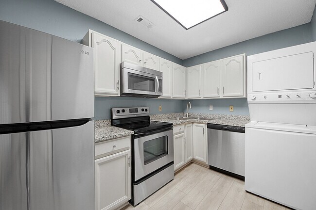 Building Photo - 8912 Cardinal Terrace