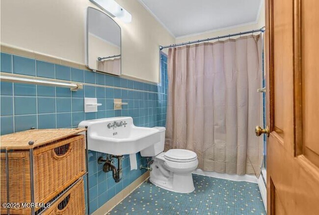 Building Photo - 321 16th Ave