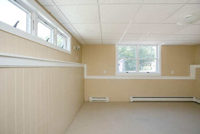 Building Photo - 132 Evarts St