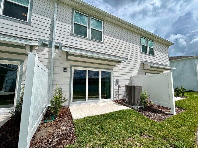 Building Photo - Live in style: Family-friendly 3BR, 2.5BA ...