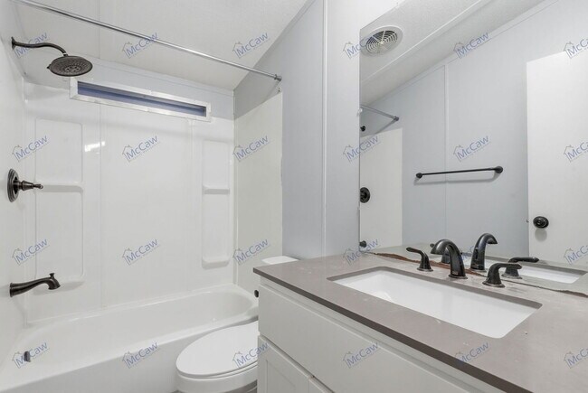 Building Photo - 6516 Blue Water Ct