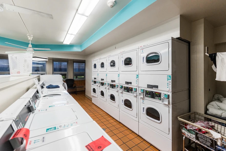 Building Photo - 400 E Randolph St