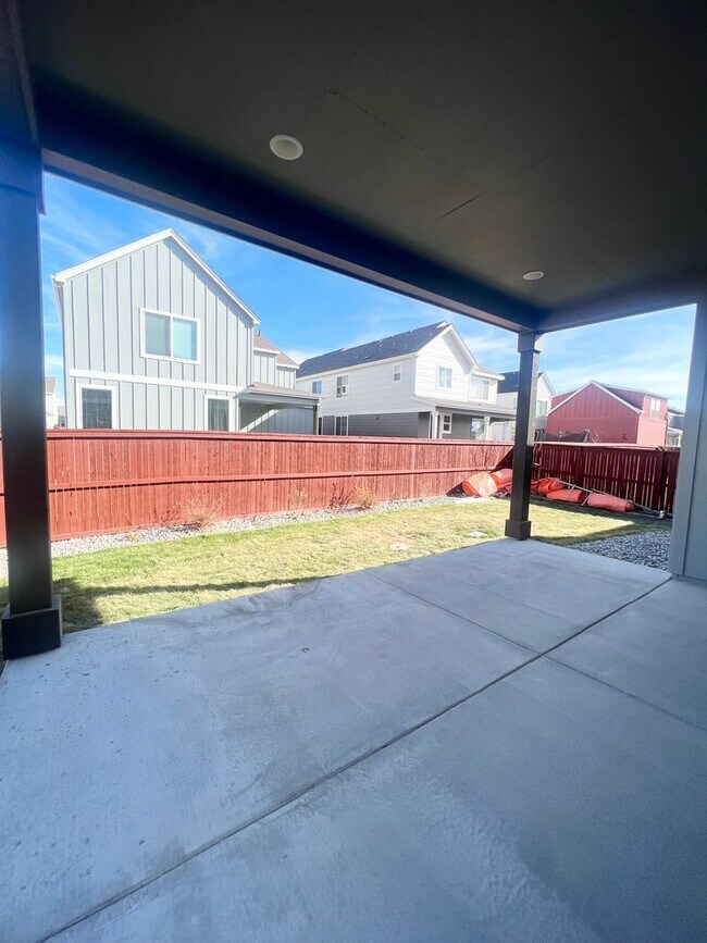 Building Photo - Brand New 5bd/4ba Located in the desirable Raindance neighborhood