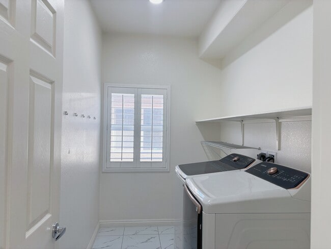 Building Photo - 8010 Bodie Island Ct