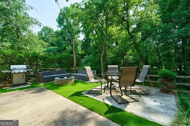 Building Photo - 947 Lenox Hill Ct NE