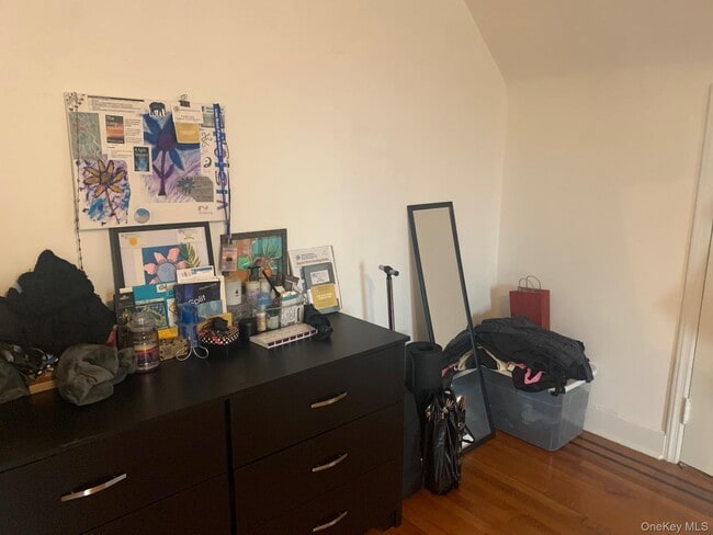 Building Photo - 135 E Olive St