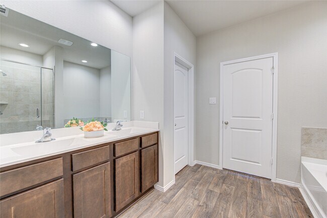 Building Photo - 4215 Fornari Ln