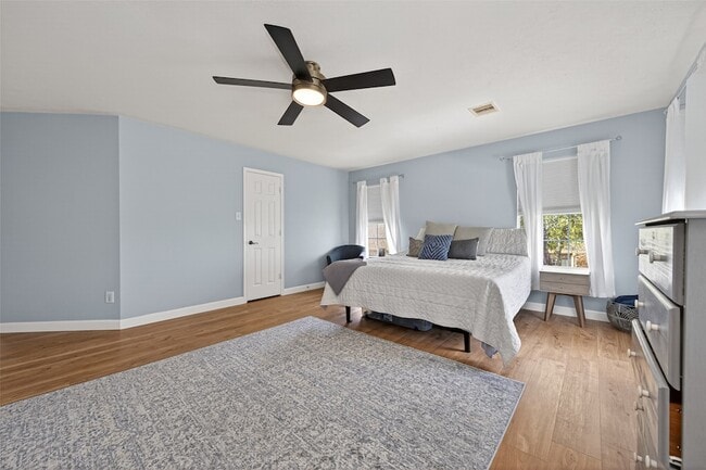 Building Photo - 3329 Oak Dale Way