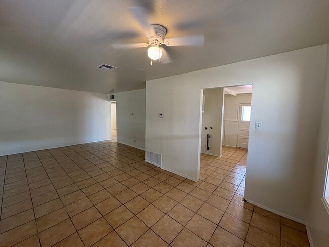 Building Photo - 6412 Navajo Ave