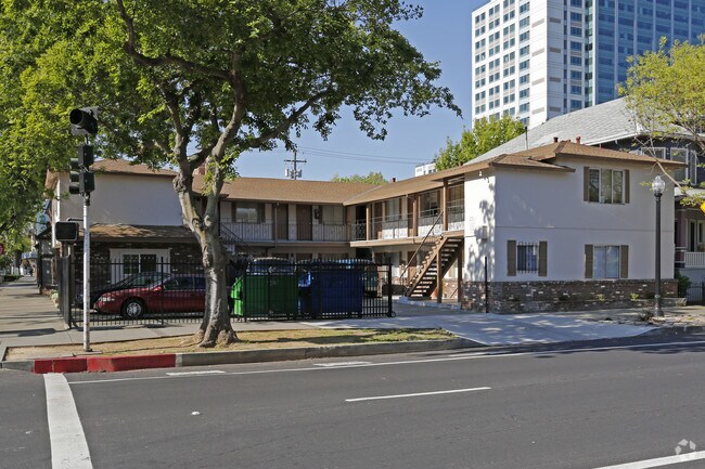 700 12th St - Midtown Apartments