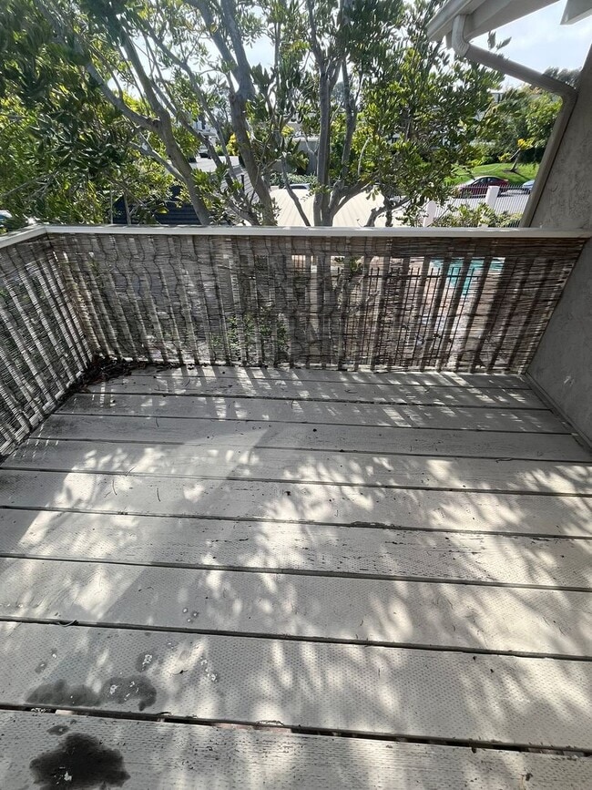 Building Photo - For Rent: 3 Bed, 2.5 Bath Townhome in University City